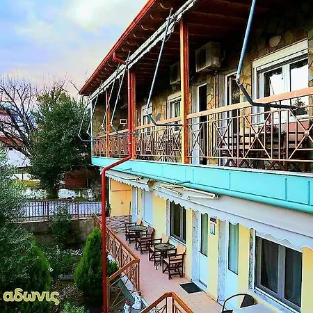 شقة Adonis Káto Loutrákion