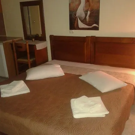 Adonis شقة Káto Loutrákion